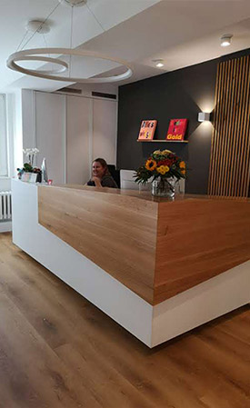 Moderne Anmeldung Arztpraxis 03